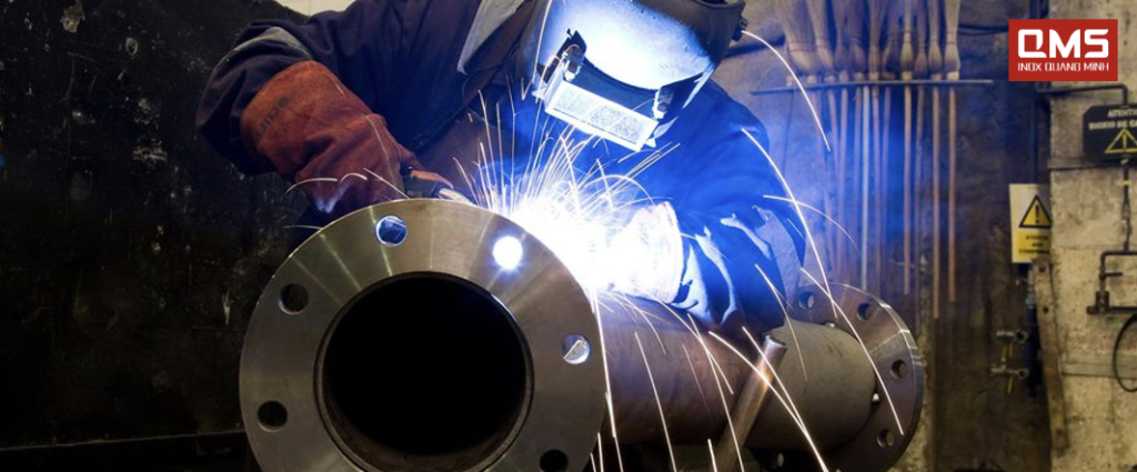 Quy trình sản xuất ống inox công nghiệp chất lượng cao