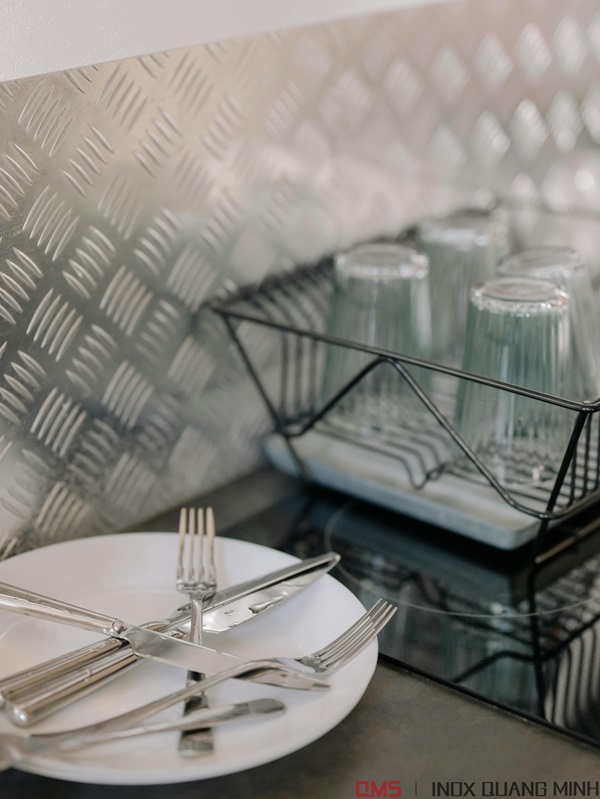 tấm inox ốp bếp