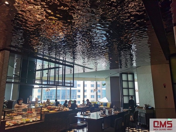 Thi công tấm inox sóng nước