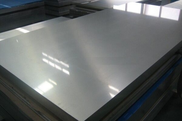 Mua inox lá với số lượng lớn tại Inox Quang Minh là cách hiệu quả để tiết kiệm chi phí