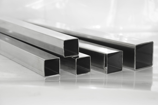Inox Quang Minh cam kết đảm bảo đem đến cho bạn sản phẩm ống inox vuông cùng dịch vụ tư vấn chuyên nghiệp