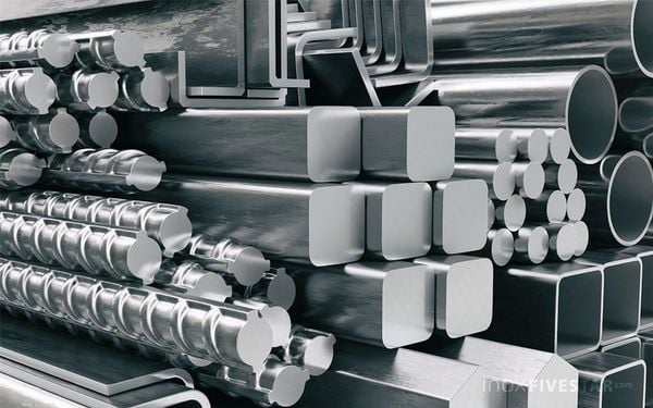 Inox được phân loại dựa trên thành phần hóa học tạo nên nó, chủ yếu là về hàm lượng crom, niken và các nguyên tố khác