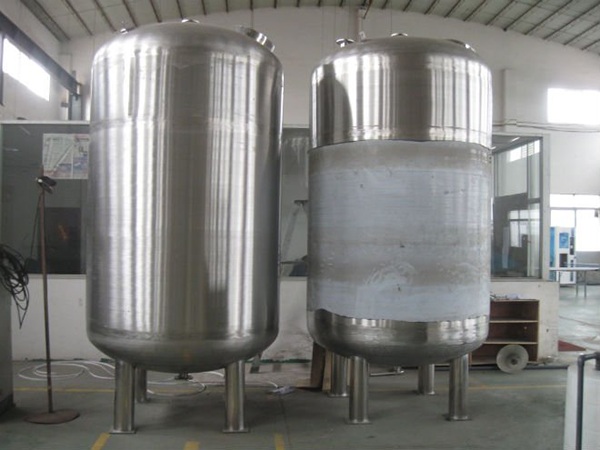Inox trong ngành hóa chất được thiết kế để chống ăn mòn, chịu nhiệt, và giữ độ bền cơ học trong thời gian dài